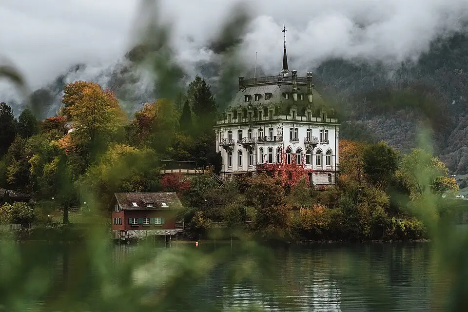 Landschaft und Sehenswürdigkeiten in Berner Oberland für Premium Busreise Berner Oberland – Dauer & Komfort