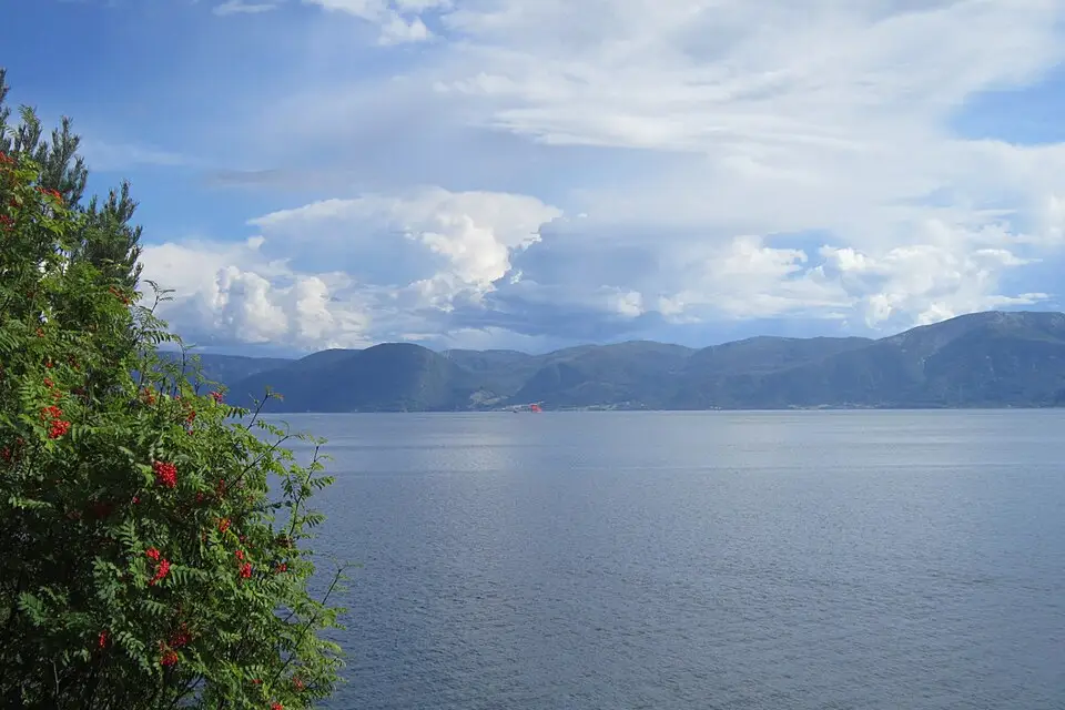 Landschaft und Sehenswürdigkeiten in Norwegische Fjorde für Busreise Norwegische Fjorde ab Hamburg – Dauer & Komfort