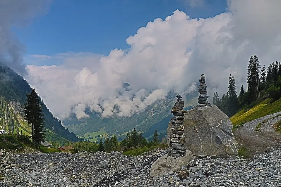 Stimmungsvolle Reiseansicht aus Berner Oberland für Busreise Berner Oberland für Familien – Route & Leistungen