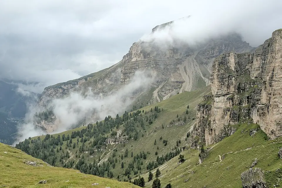 Landschaft und Sehenswürdigkeiten in Südtirol für Busreise Südtirol mit Halbpension – Reisecheck