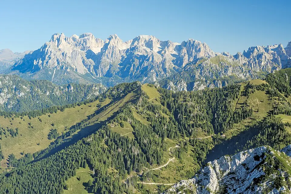 Stimmungsvolle Reiseansicht aus Südtirol für Kurzreise Südtirol mit dem Bus – Dauer & Komfort