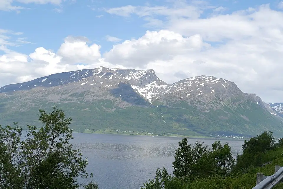 Stimmungsvolle Reiseansicht aus Nordkap für Busreise Nordkap Angebote vergleichen – Route & Leistungen