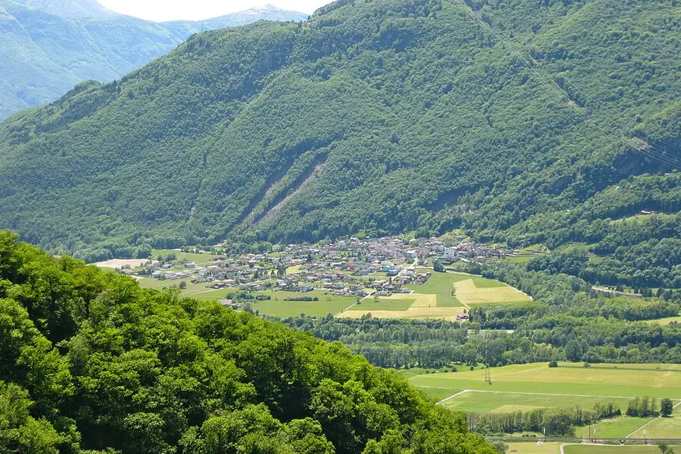 Authentischer Reisemoment in Tessin – passend zu Busreise Tessin ab Berlin – Reiseguide