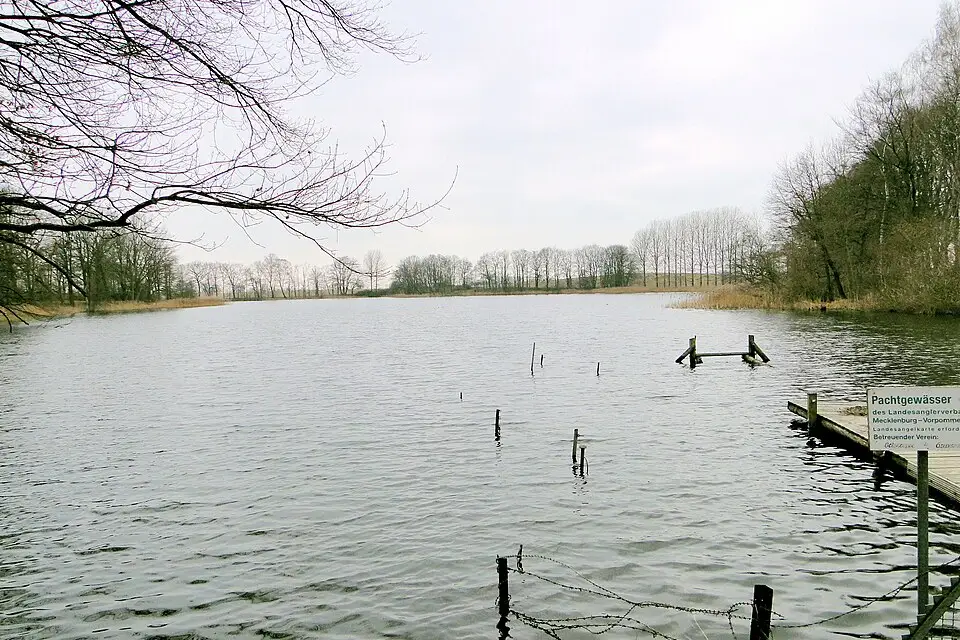 Authentischer Reisemoment in Mecklenburgischen Seenplatte – passend zu Busreise Mecklenburgische Seenplatte für Familien – Reiseguide