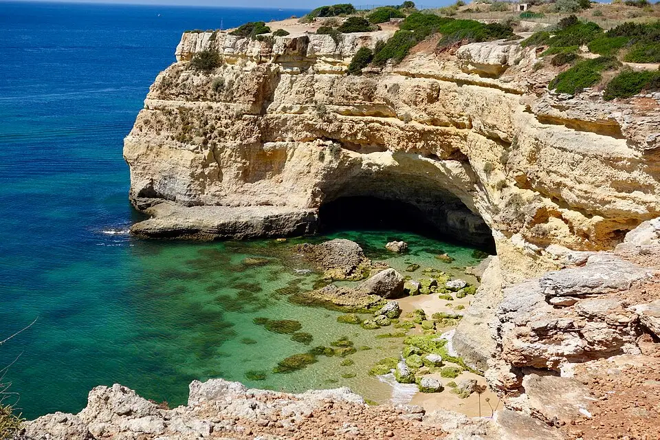 Authentischer Reisemoment in Algarve – passend zu Busreise Algarve Angebote vergleichen – Reisecheck