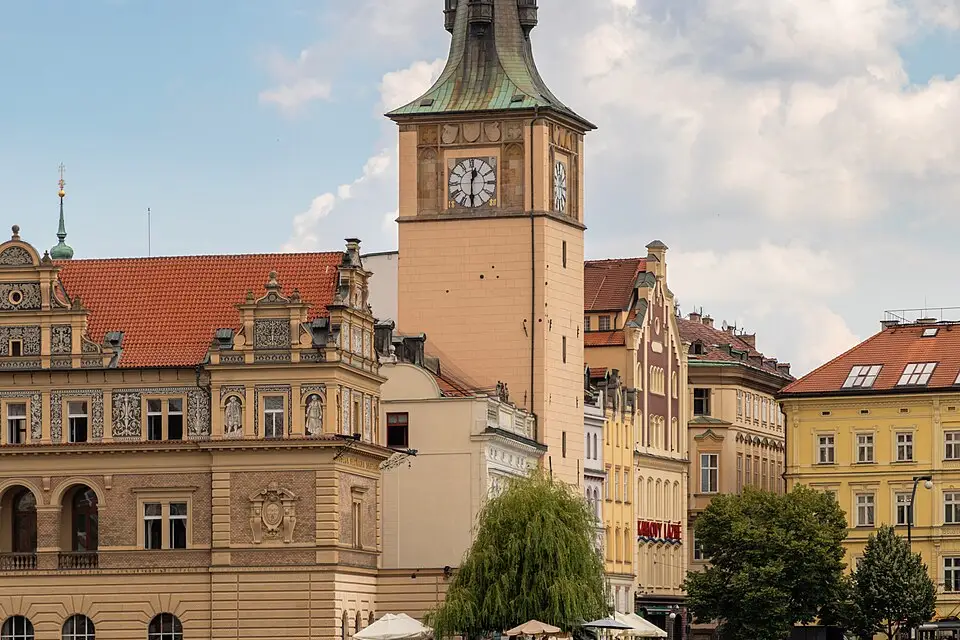 Stimmungsvolle Reiseansicht aus Prag für Busreise Prag im Frühling – Dauer & Komfort