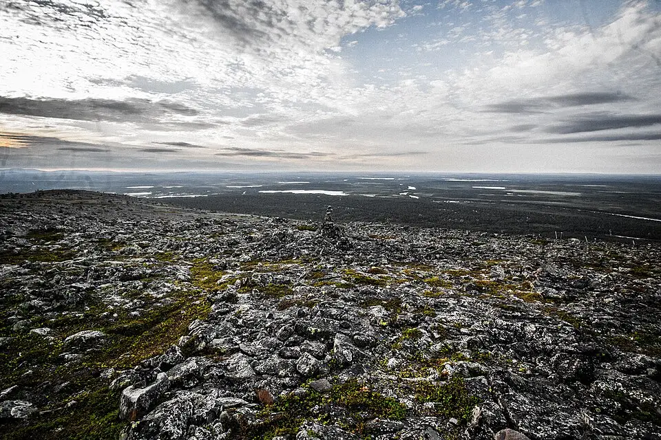 Stimmungsvolle Reiseansicht aus Finnland für Beste Reisezeit für eine Busreise Finnland – Reiseguide