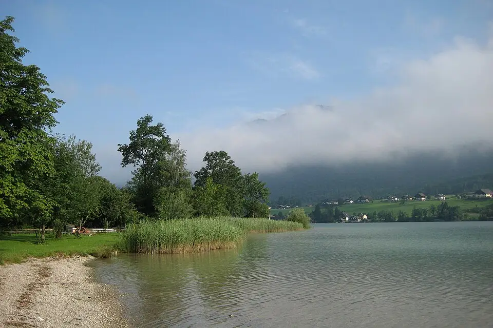 Stimmungsvolle Reiseansicht aus Salzkammergut für Panoramareise Salzkammergut mit dem Bus – Tipps zur Auswahl