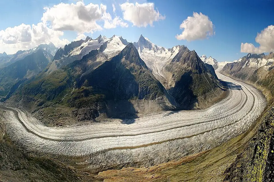 Landschaft und Sehenswürdigkeiten in Wallis für Busreise Wallis übers Wochenende – Route & Leistungen