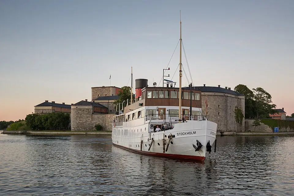 Authentischer Reisemoment in Stockholm – passend zu Busreise Stockholm ab Hamburg – Dauer & Komfort