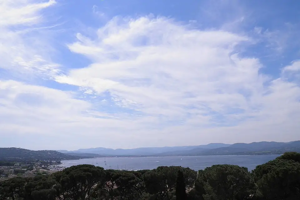 Stimmungsvolle Reiseansicht aus Côte d’Azur für Busreise Côte d’Azur für Senioren – Reiseguide