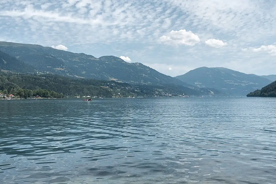 Stimmungsvolle Reiseansicht aus Kärnten für Naturreise Kärnten mit dem Bus – Reiseguide
