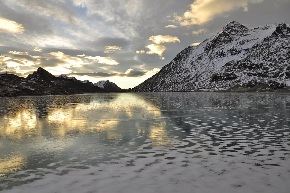 Landschaft und Sehenswürdigkeiten in Engadin für Busreise Engadin für Alleinreisende – Tipps zur Auswahl