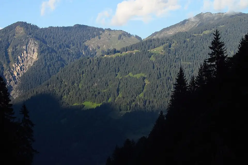 Stimmungsvolle Reiseansicht aus Vorarlberg für Weihnachtsreise Vorarlberg mit dem Bus – Reisecheck