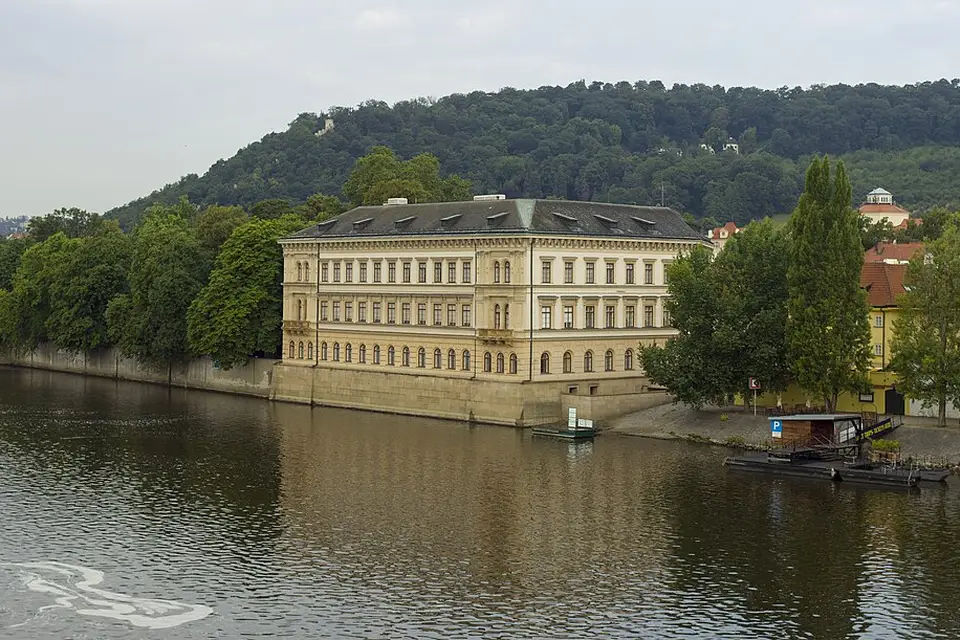 Landschaft und Sehenswürdigkeiten in Prag für Busreise Prag ab Hamburg – Route & Leistungen