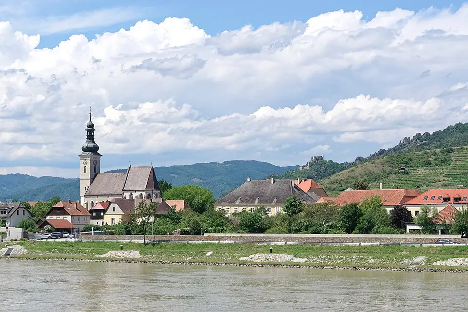 Authentischer Reisemoment in Wachau – passend zu Barrierearme Busreise Wachau – Tipps zur Auswahl