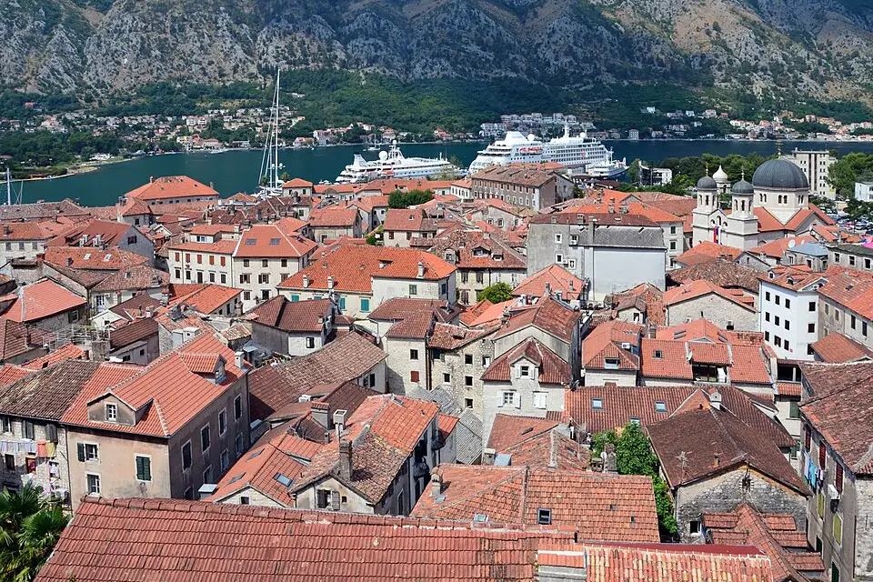 Landschaft und Sehenswürdigkeiten in Montenegro für Busreise Montenegro mit viel Freizeit – Route & Leistungen