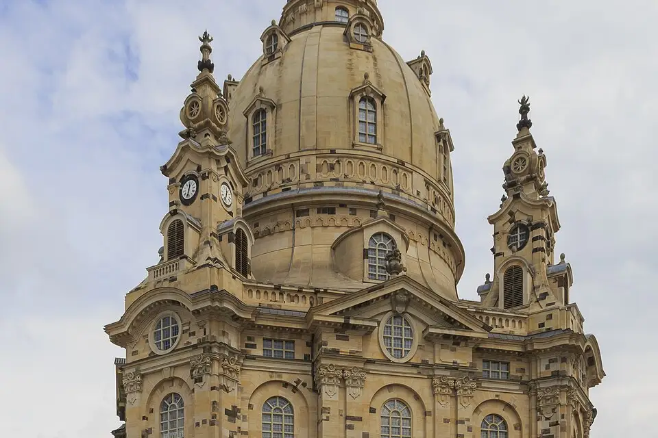Authentischer Reisemoment in Dresden – passend zu Busreise Dresden mit wenig Gehstrecke – Dauer & Komfort