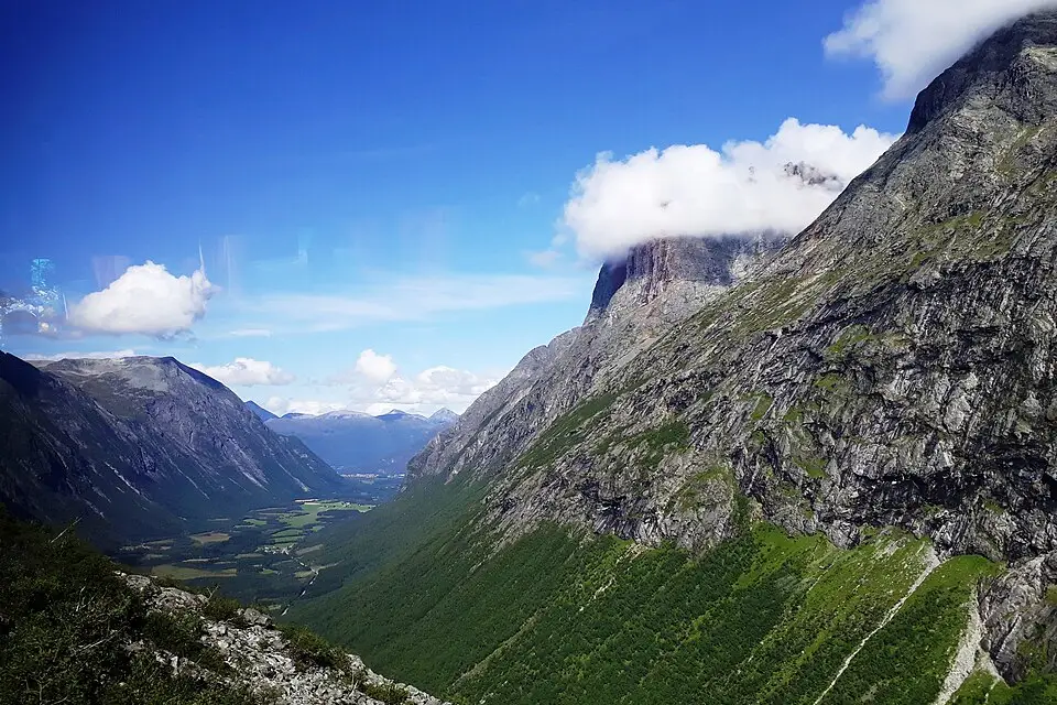 Authentischer Reisemoment in Norwegische Fjorde – passend zu Busreise Norwegische Fjorde für Senioren – Reiseguide