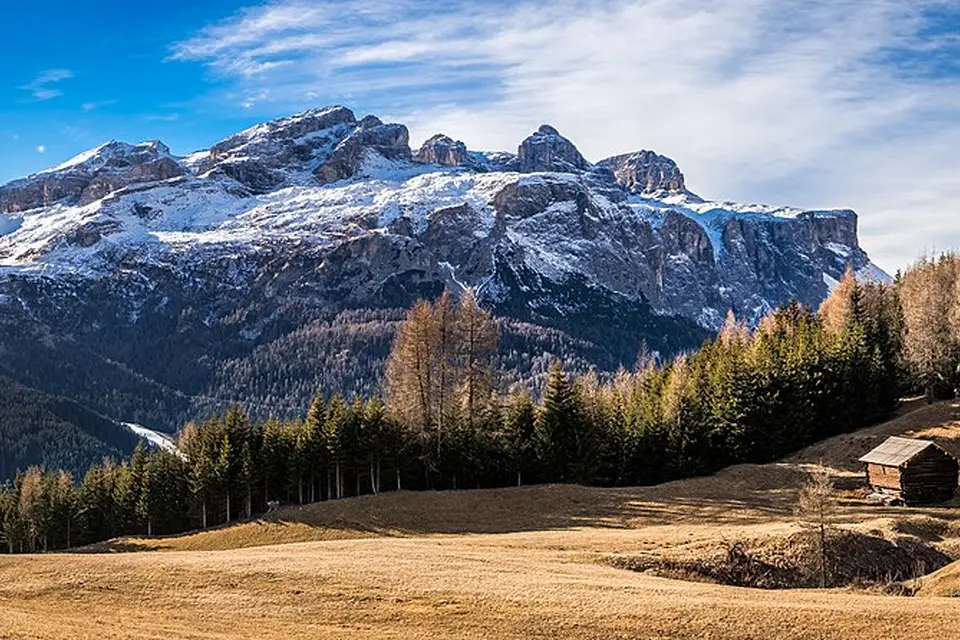 Stimmungsvolle Reiseansicht aus Südtirol für Busreise Südtirol ab NRW – Route & Leistungen