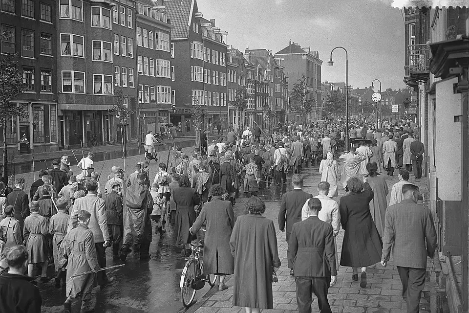 Landschaft und Sehenswürdigkeiten in Amsterdam für Busreise Amsterdam für Senioren mit Haustürabholung – Reisecheck