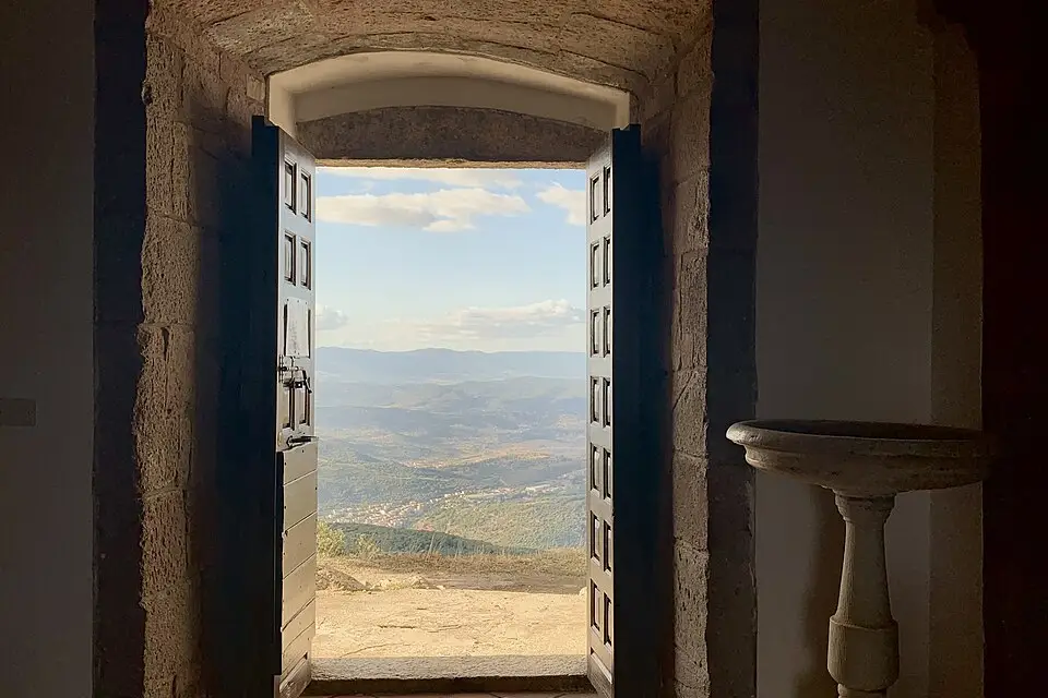 Authentischer Reisemoment in Sardinien – passend zu Busreise Sardinien für Senioren – Route & Leistungen