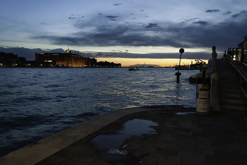 Authentischer Reisemoment in Venedig – passend zu Busreise Venedig 7 Tage – Reiseguide