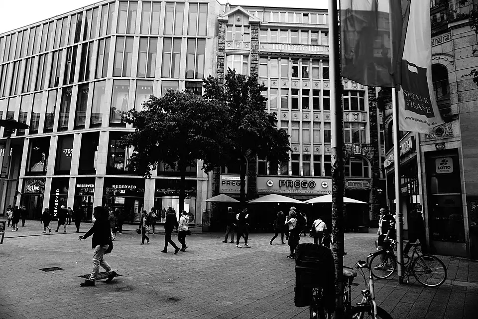 Landschaft und Sehenswürdigkeiten in Hamburg für Busreise Hamburg für Alleinreisende – Route & Leistungen