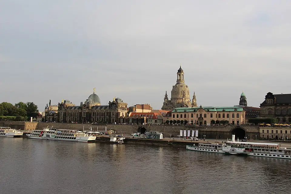 Authentischer Reisemoment in Dresden – passend zu Rundreise Dresden mit dem Bus – ehrlich eingeordnet