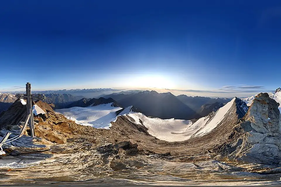 Landschaft und Sehenswürdigkeiten in Wallis für Wellnessreise Wallis mit dem Bus – Reisecheck