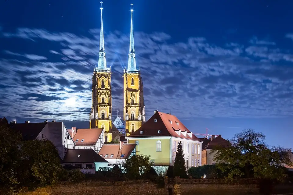 Stimmungsvolle Reiseansicht aus Breslau für Barrierearme Busreise Breslau – Route & Leistungen