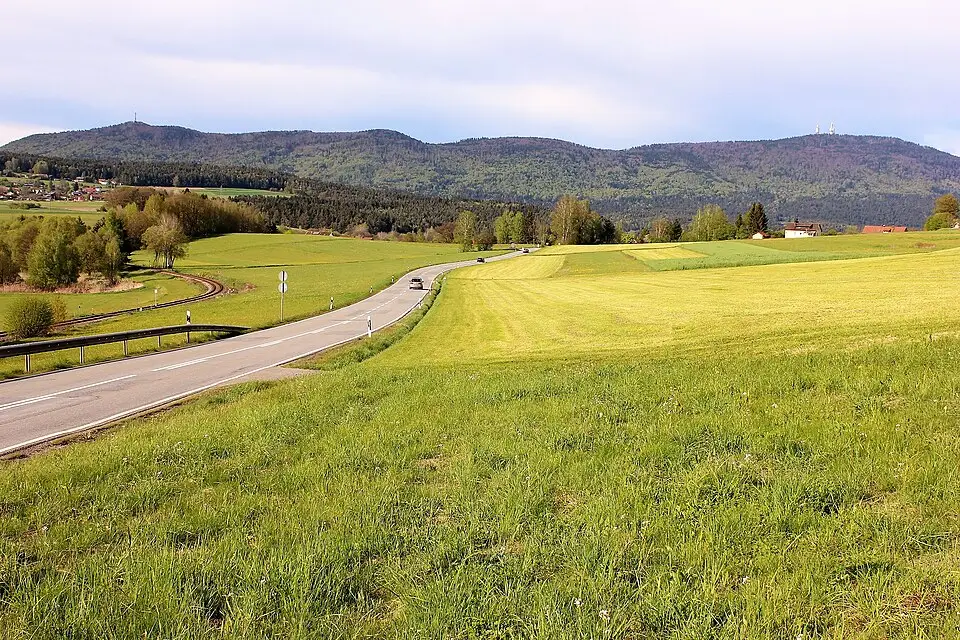 Authentischer Reisemoment in Bayerischen Wald – passend zu Günstige Busreise Bayerischer Wald – Dauer & Komfort