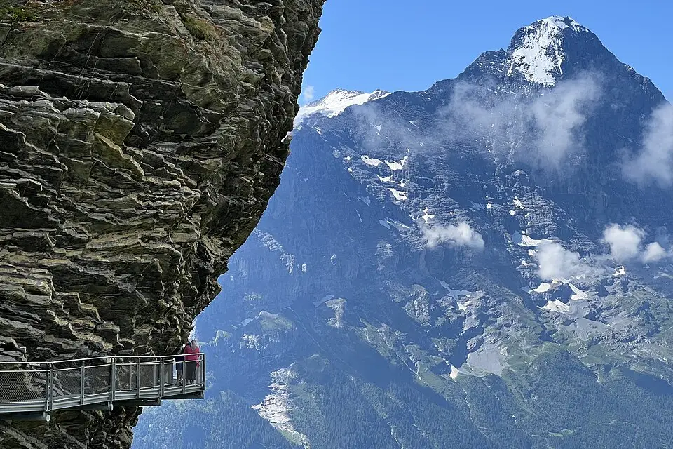 Landschaft und Sehenswürdigkeiten in Berner Oberland für Busreise Berner Oberland mit Halbpension – Tipps zur Auswahl