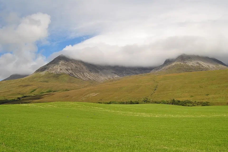 Stimmungsvolle Reiseansicht aus Schottland für Busreise Schottland mit Schifffahrt – Route & Leistungen