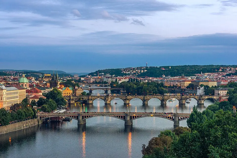 Stimmungsvolle Reiseansicht aus Prag für Wellnessreise Prag mit dem Bus – Route & Leistungen