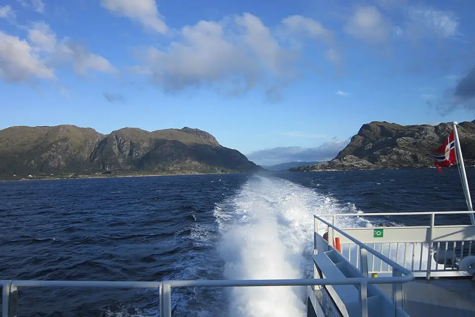 Stimmungsvolle Reiseansicht aus Norwegische Fjorde für Busreise Norwegische Fjorde ab Hamburg – Dauer & Komfort