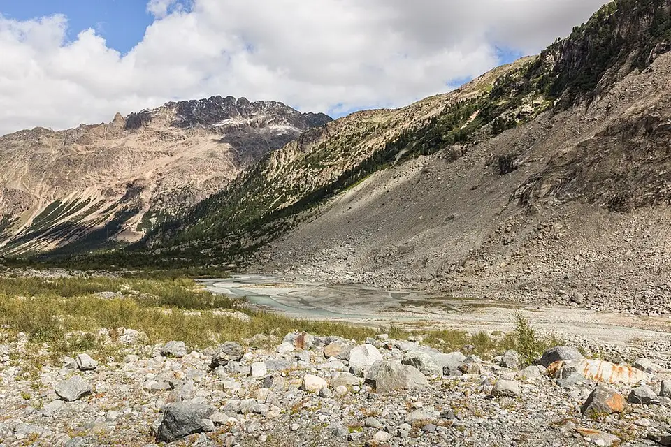 Stimmungsvolle Reiseansicht aus Engadin für Busreise Engadin mit wenig Gehstrecke – Reisecheck