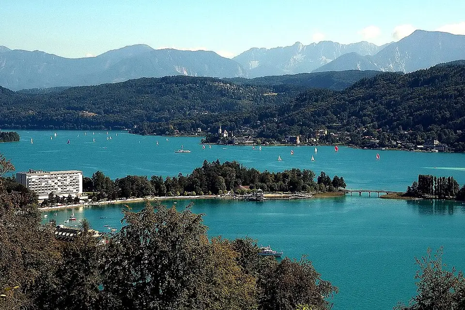 Stimmungsvolle Reiseansicht aus Kärnten für Wellnessreise Kärnten mit dem Bus – ehrlich eingeordnet
