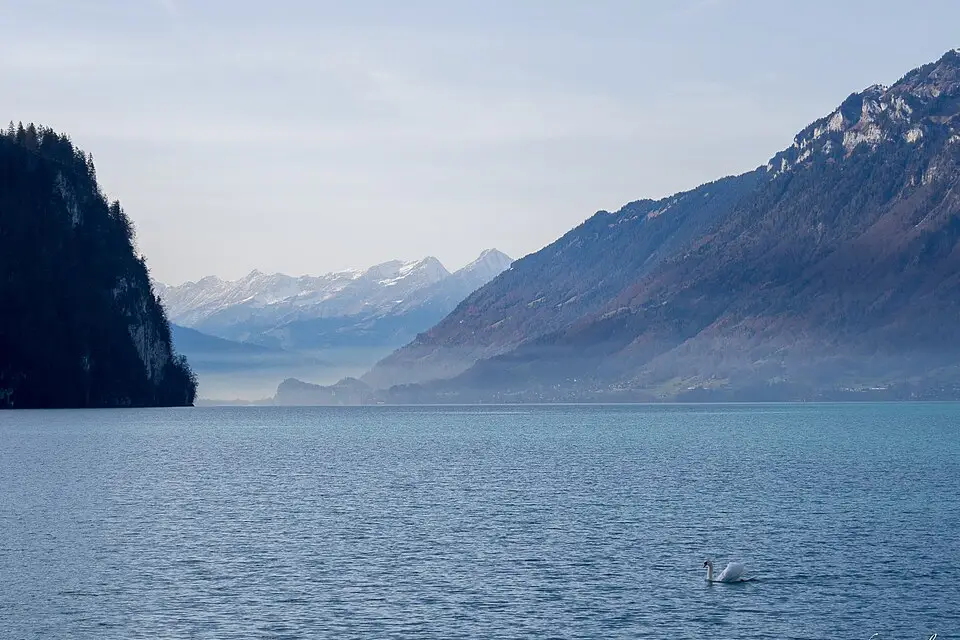 Stimmungsvolle Reiseansicht aus Berner Oberland für Busreise Berner Oberland für Paare – Reiseguide