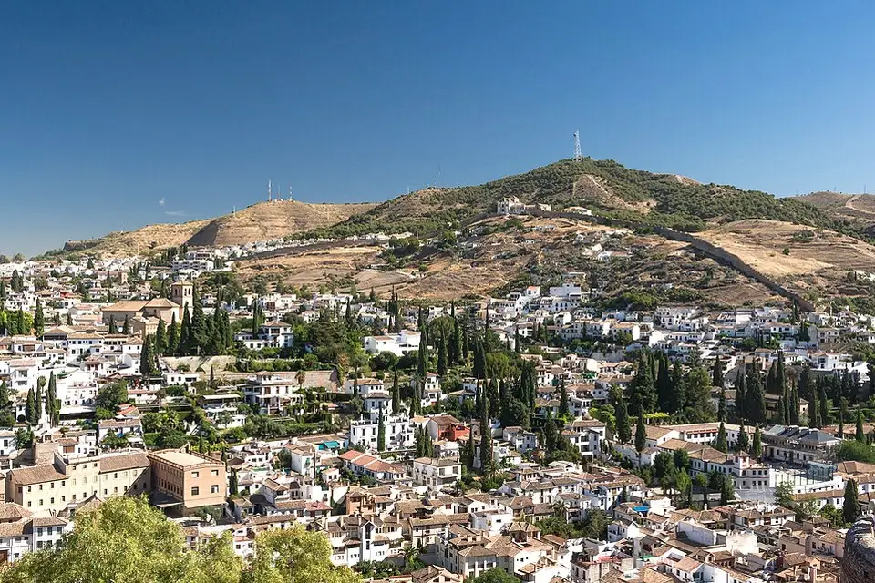 Stimmungsvolle Reiseansicht aus Andalusien für Singlereise Andalusien mit dem Bus – ehrlich eingeordnet