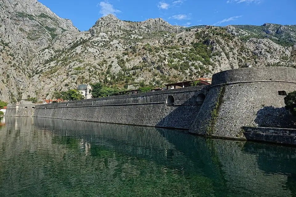 Landschaft und Sehenswürdigkeiten in Montenegro für Busreise Montenegro ab NRW – Tipps zur Auswahl