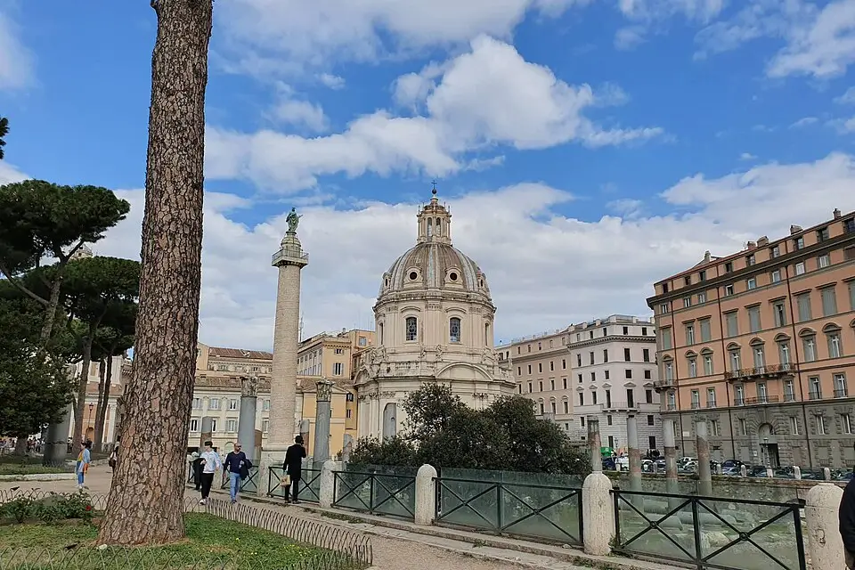 Stimmungsvolle Reiseansicht aus Rom für Busreise Rom für Senioren – Reiseguide
