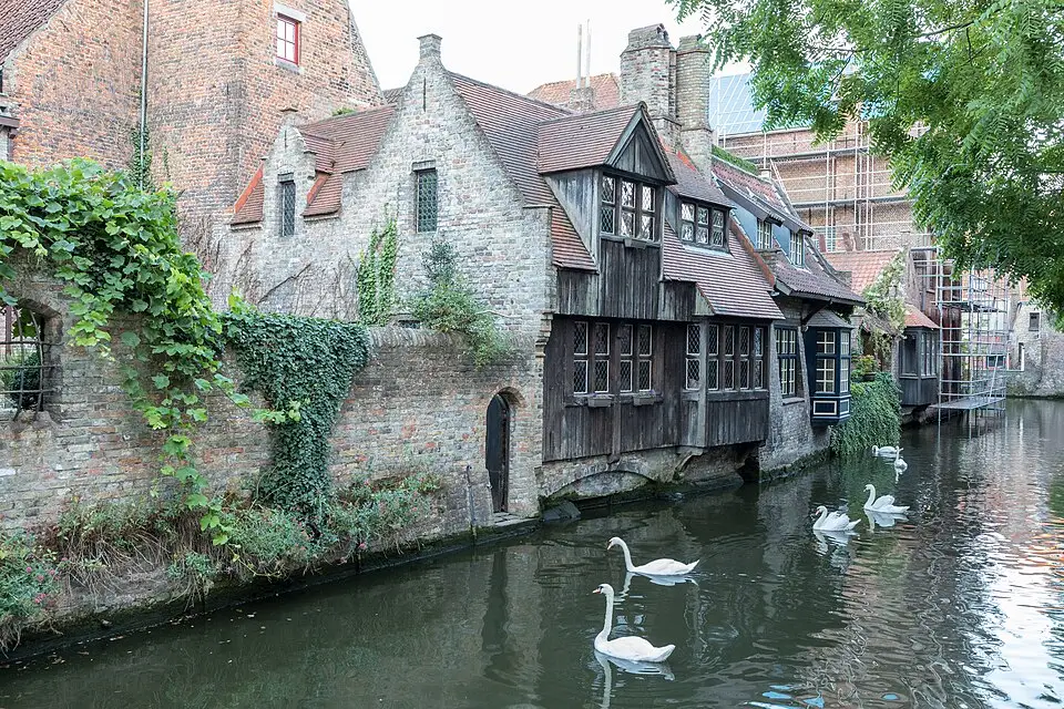 Authentischer Reisemoment in Flandern – passend zu Busreise Flandern mit wenig Gehstrecke – Reiseguide