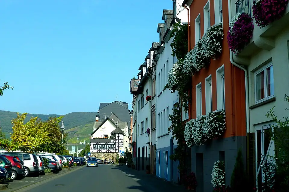 Authentischer Reisemoment in Mosel – passend zu Wellnessreise Mosel mit dem Bus – Route & Leistungen