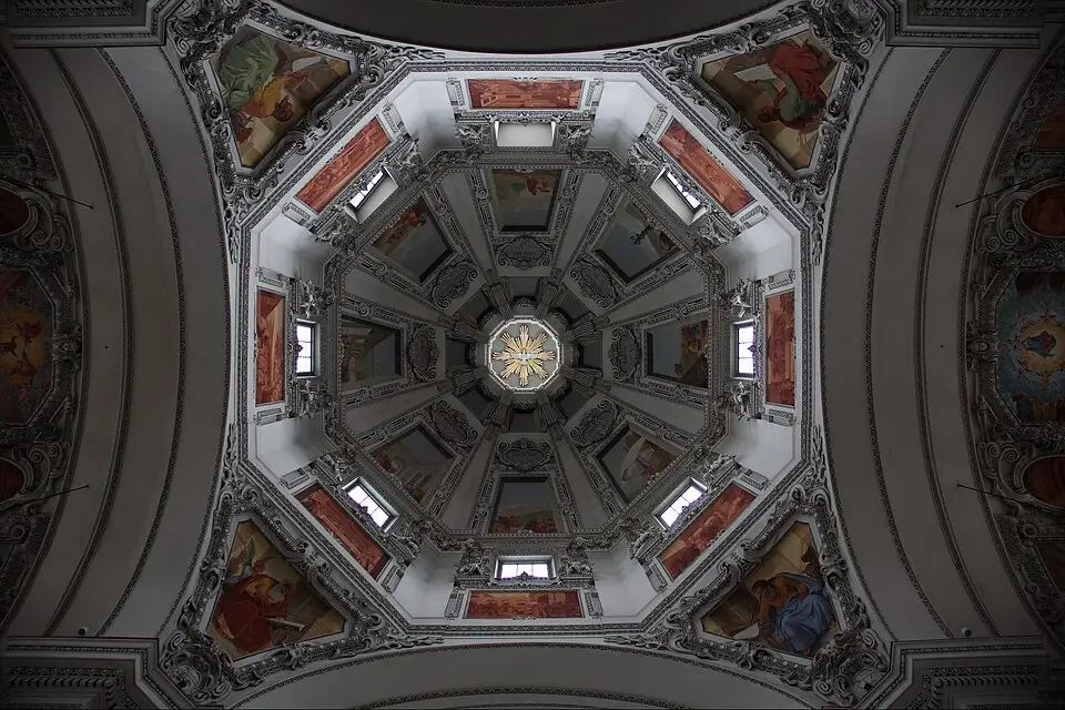 Stimmungsvolle Reiseansicht aus Salzburg für Panoramareise Salzburg mit dem Bus – Route & Leistungen