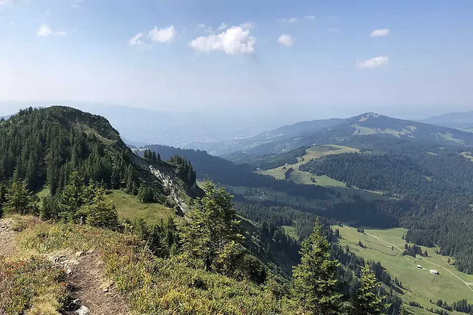 Authentischer Reisemoment in Vorarlberg – passend zu Busreise Vorarlberg für Familien – Dauer & Komfort