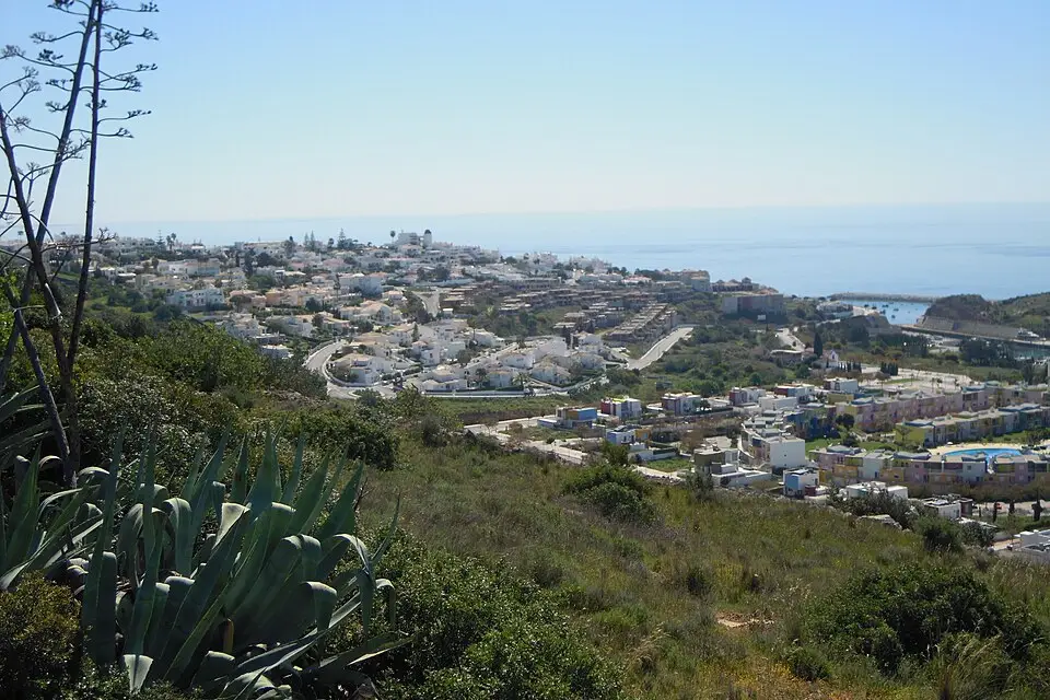 Authentischer Reisemoment in Algarve – passend zu Busreise Algarve im Herbst – Route & Leistungen