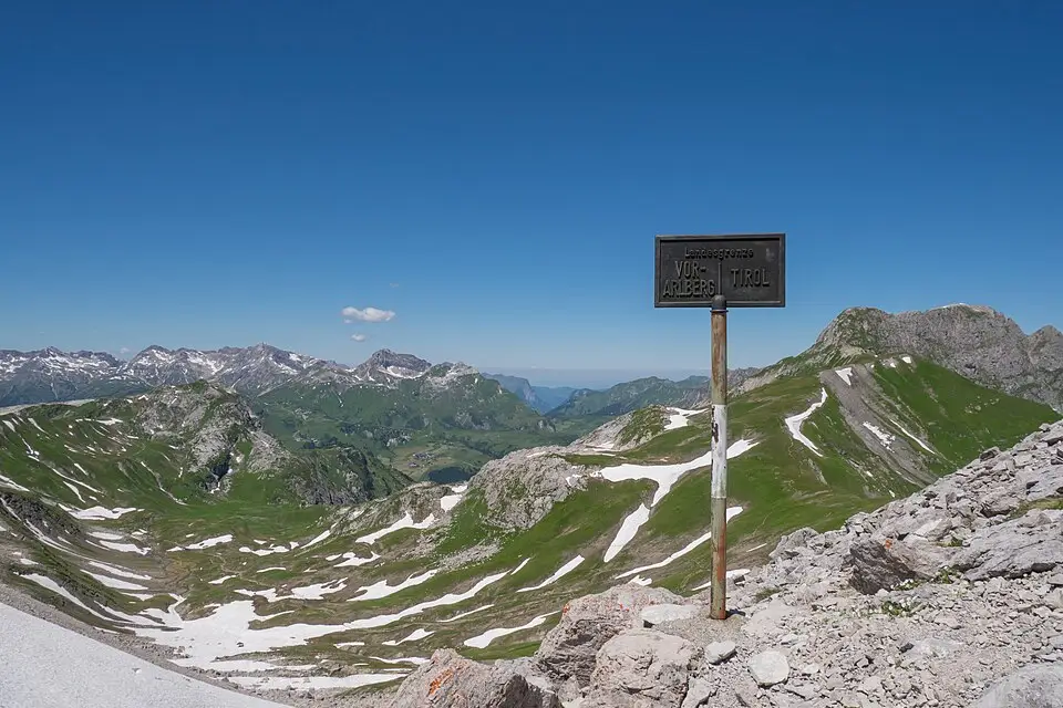 Stimmungsvolle Reiseansicht aus Tirol für Vereinsreise Tirol mit dem Bus – Reisecheck