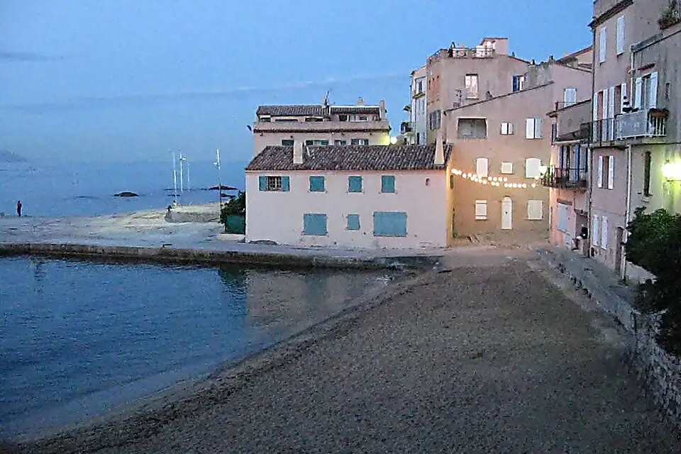 Stimmungsvolle Reiseansicht aus Côte d’Azur für Panoramareise Côte d’Azur mit dem Bus – Dauer & Komfort
