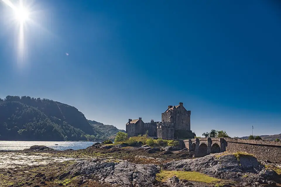 Authentischer Reisemoment in Schottland – passend zu Busreise Schottland im Sommer – Tipps zur Auswahl